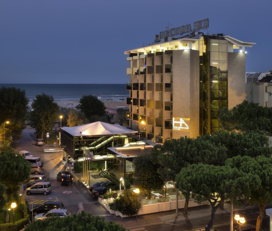 Hotel Ambasciatori Rimini Exterior foto